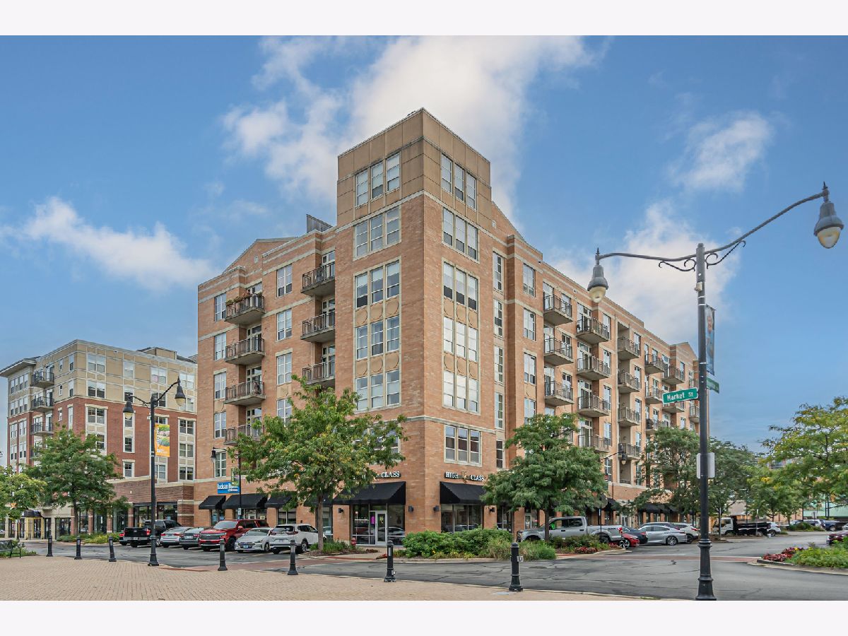 Condominiums Rented Metropolitan Square Des Plaines Illinois, 647 Metropolitan