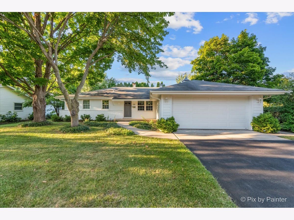 Homes & Townhomes & Condos Rented Barrington Village Barrington Illinois, 838 Harriet