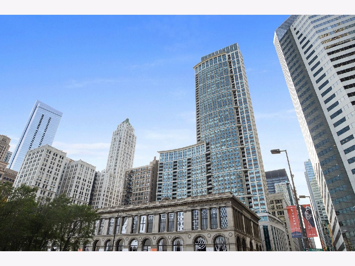 Condominiums Sold Heritage At Millennium Park Chicago Illinois, 130 Garland