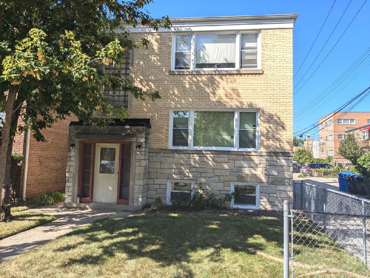 Homes & Condos & Townhomes Rented Budlong Woods Chicago Illinois, 2814 Farragut