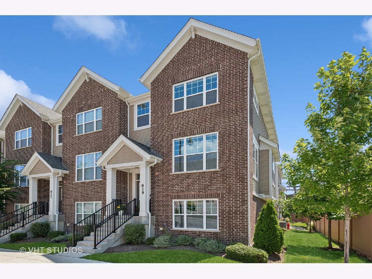 Condos & Townhomes Sold Lexington Pointe Des Plaines Illinois, 819 Lee
