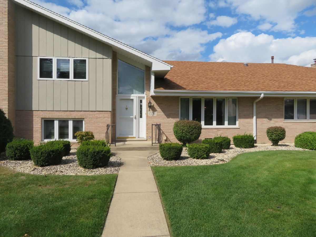 Townhomes & Condos & Homes Sold Eagle Ridge Ii Orland Park Illinois, 17738 New Hampshire