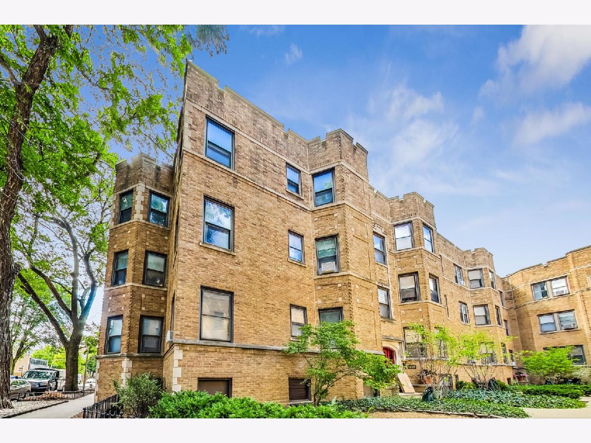 Condominiums Sold Cornelia Place Chicago Illinois, 540 Cornelia