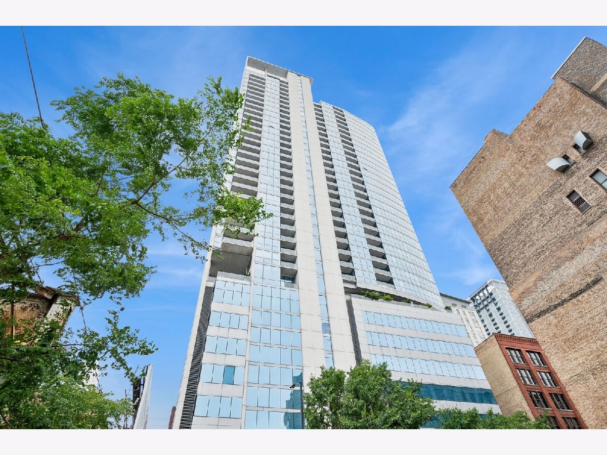 Condominiums Sold Silver Tower Chicago Illinois, 303 Ohio