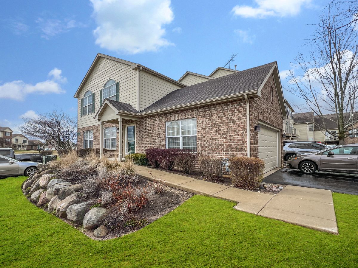 Townhomes & Condos & Homes Sold Abbey Ridge Mchenry Illinois, 5324 Cobblers