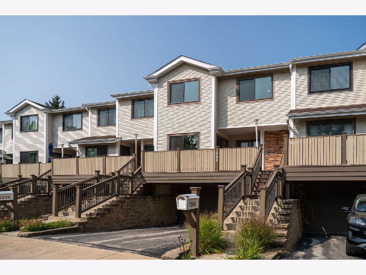 Condos & Townhomes Sold Pheasant Creek Northbrook Illinois, 1006 Spring Hill
