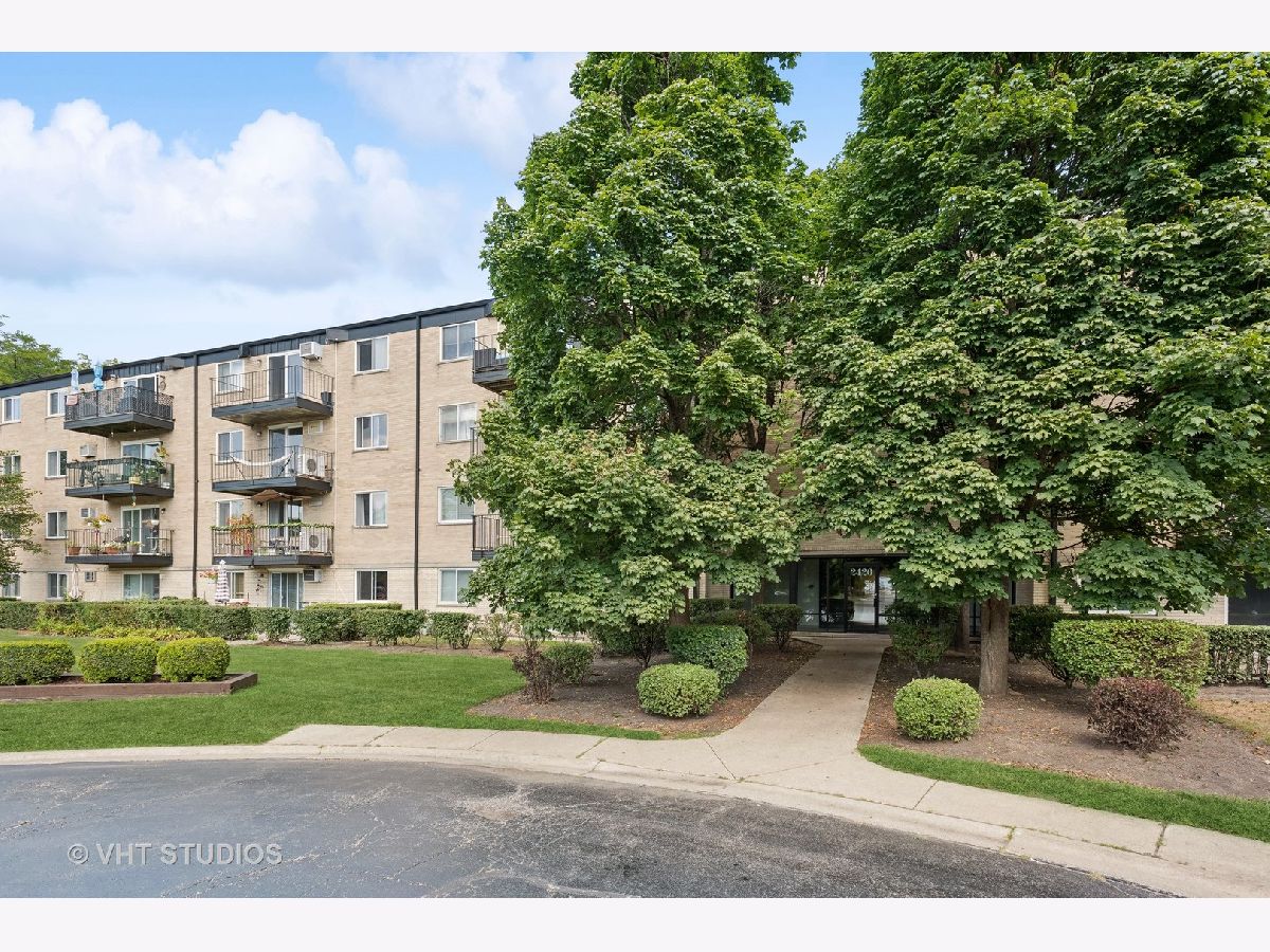 Condominiums Sold Brandenberry Park Arlington Heights Illinois, 2420 Brandenberry
