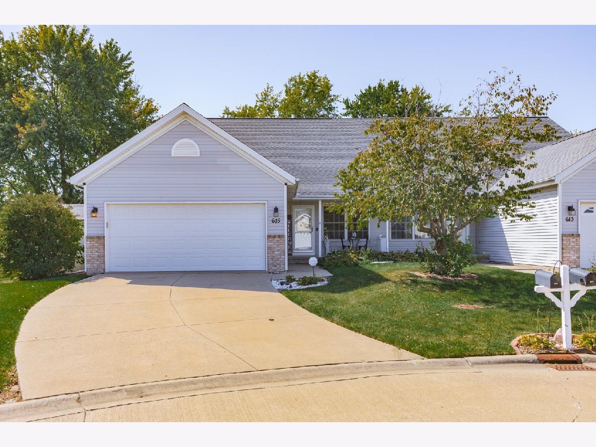Condos & Townhomes & Homes Sold Prairieview Estates Bloomington Illinois, 615 Wulbrun