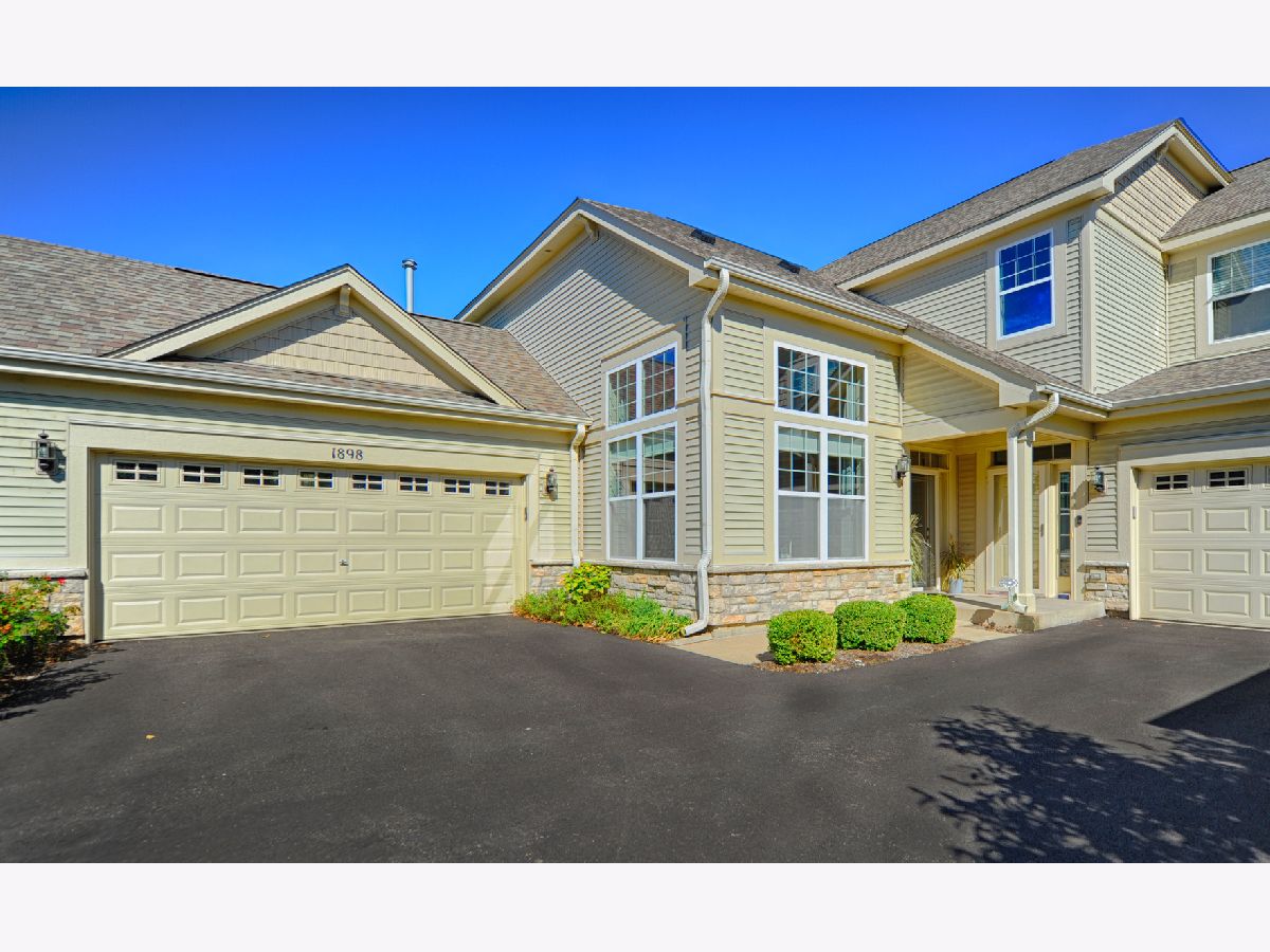 Townhomes & Condos & Homes Sold Stonegate West Aurora Illinois, 1898 Havenshire