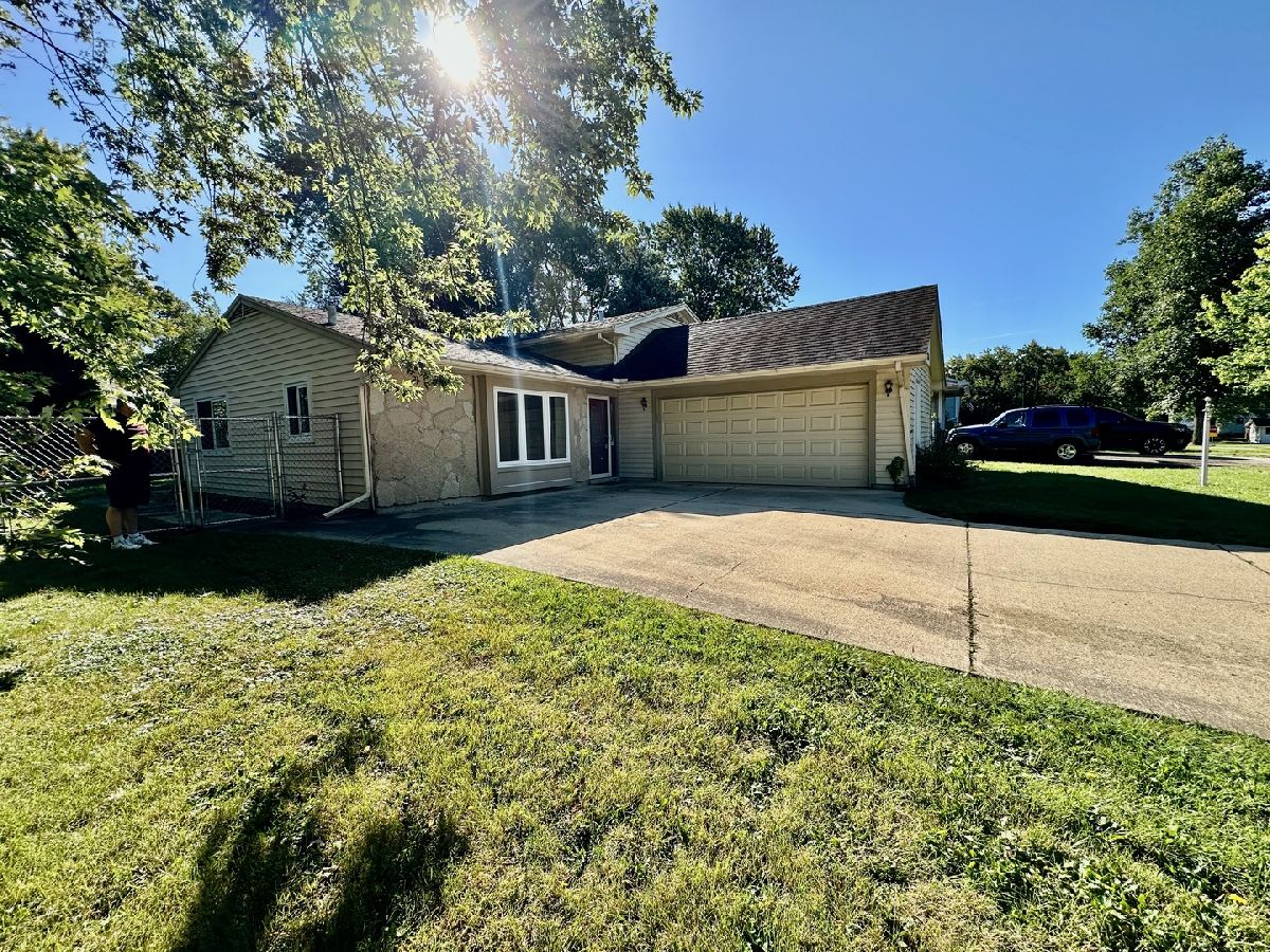 Homes Rented Ron Leigh Park St Charles Illinois, 908 11th