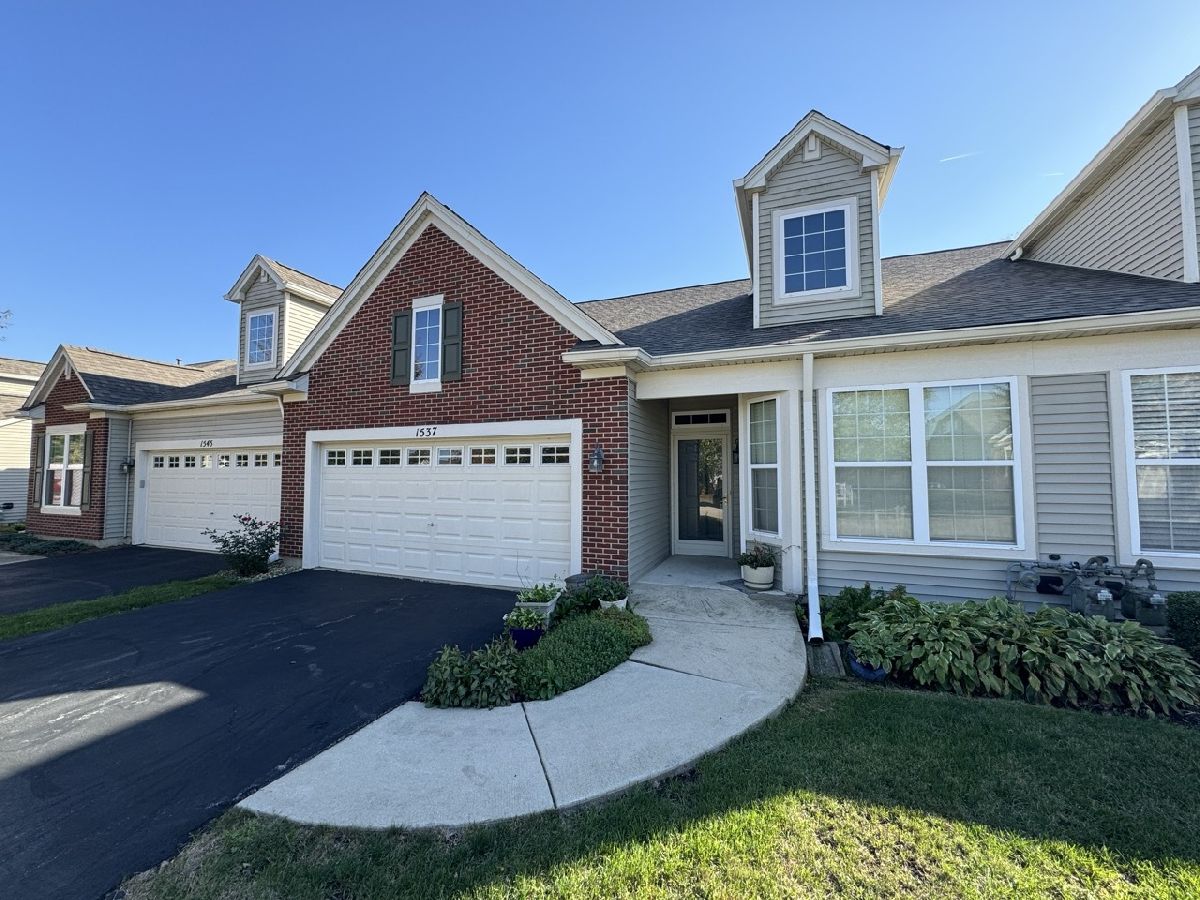 Townhomes Sold Chatham Grove Aurora Illinois, 1537 Catalina