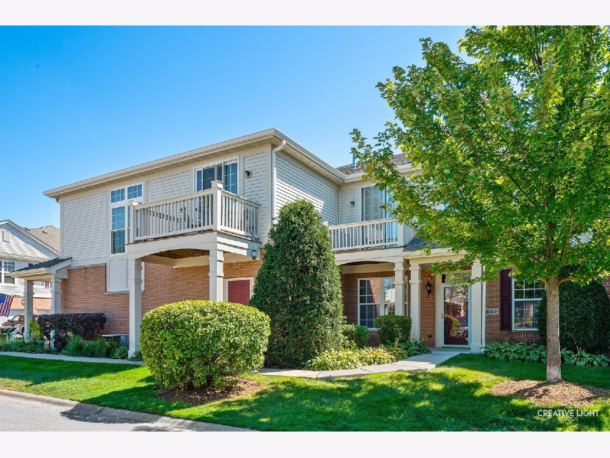 Condos & Townhomes Sold Asbury Woods Justice Illinois, 8814 Concord