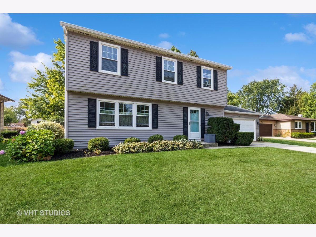 Homes & Condominiums Sold Century Oaks West Elgin Illinois, 1341 Madlock