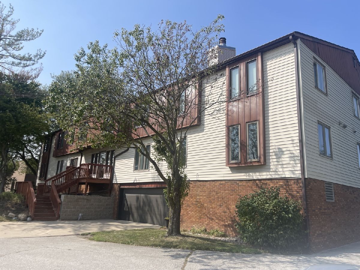 Homes & Condos & Townhomes Sold Broadmoor Bloomington Illinois, 2802 Lincoln