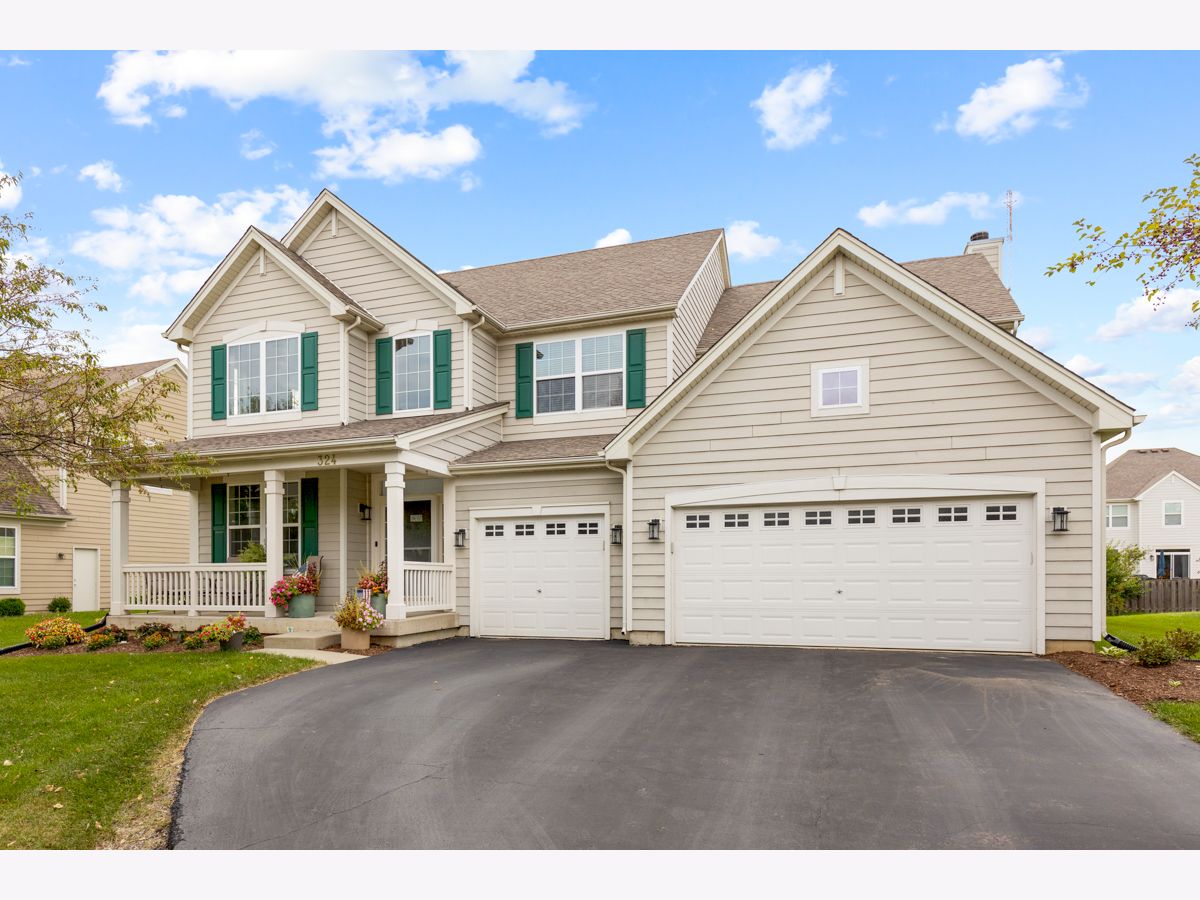 Homes & Townhomes & Condos Sold Shadow Hill Elgin Illinois, 324 Cassidy