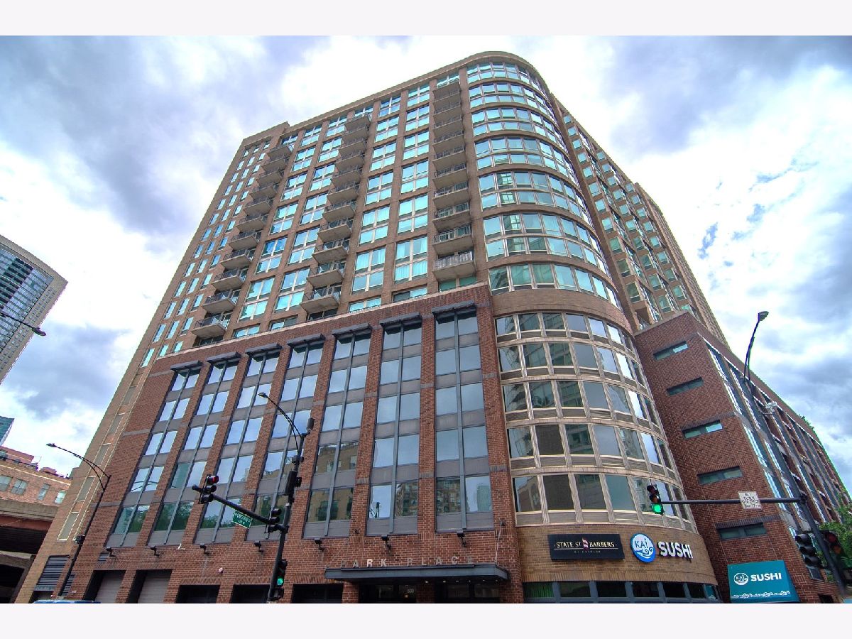 Condominiums Rented Park Place Chicago Illinois, 600 Kingsbury