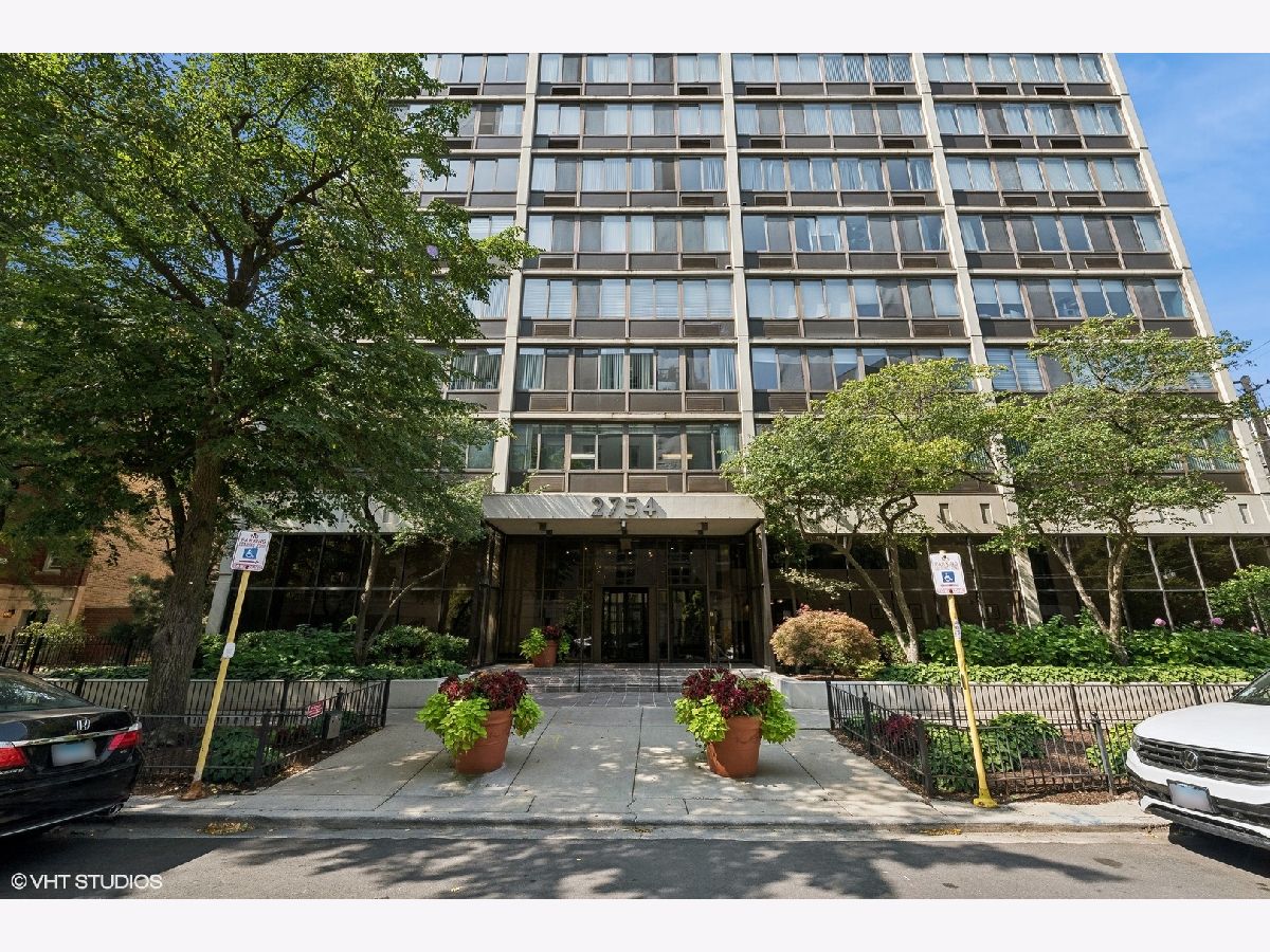 Condominiums Sold Hampden Tower Chicago Illinois, 2754 Hampden