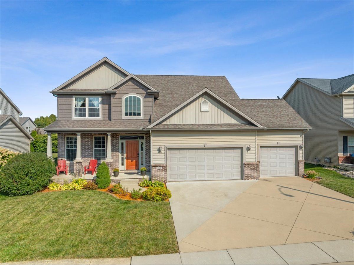 Homes & Condos & Townhomes Sold Gaelic Place West Bloomington Illinois, 1312 Longford