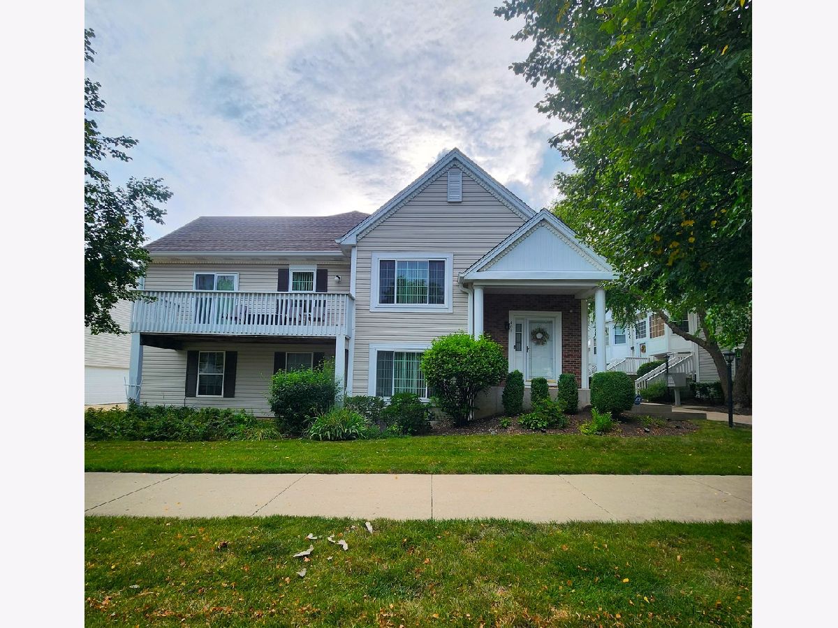 Townhomes & Condos Sold Summerwind North Aurora Illinois, 401 Hidden Creek