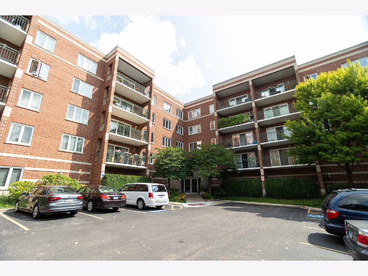 Condominiums & Homes Sold Rivers Edge Chicago Illinois, 5225 Riversedge