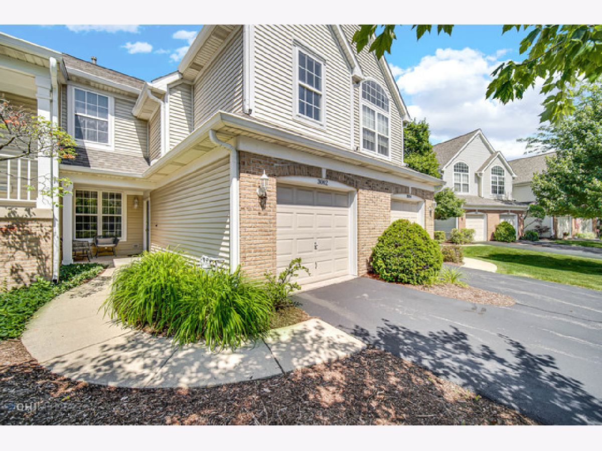 Townhomes Sold Autumn Lakes Aurora Illinois, 3002 Waters Edge