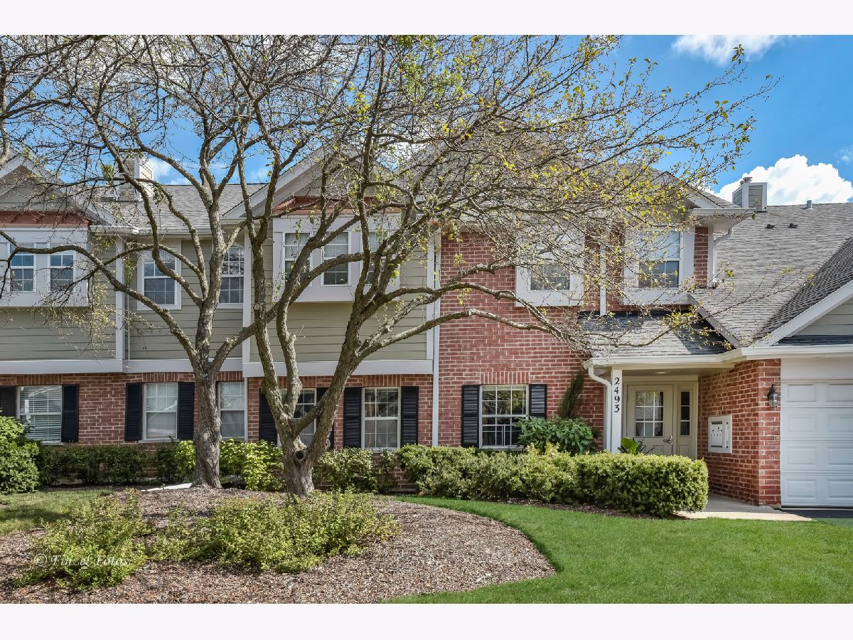 Condos & Townhomes Rented Heatherwood Estates Schaumburg Illinois, 2493 Charleston