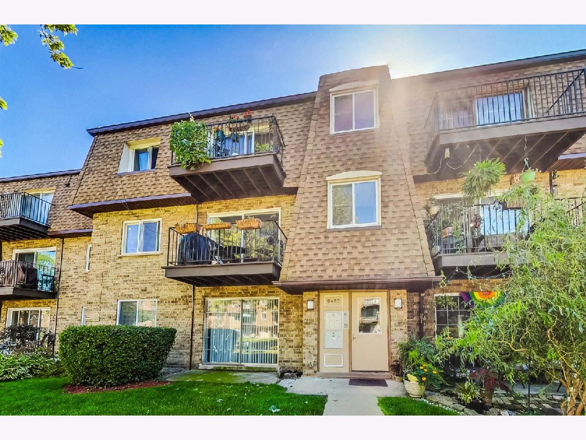 Condominiums Sold Bay Colony Des Plaines Illinois, 9420 Bay Colony