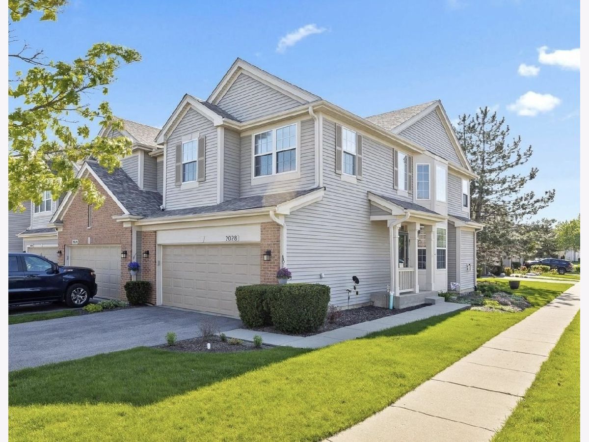 Townhomes & Condos Sold Westfield Pines Glendale Heights Illinois, 2028 Cypress