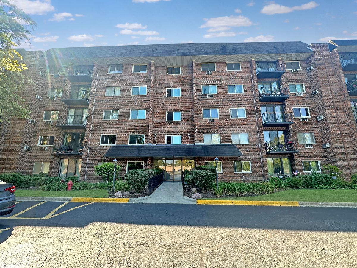 Condominiums & Homes Sold St Joseph Creek Lisle Illinois, 4721 Saint Joseph Creek