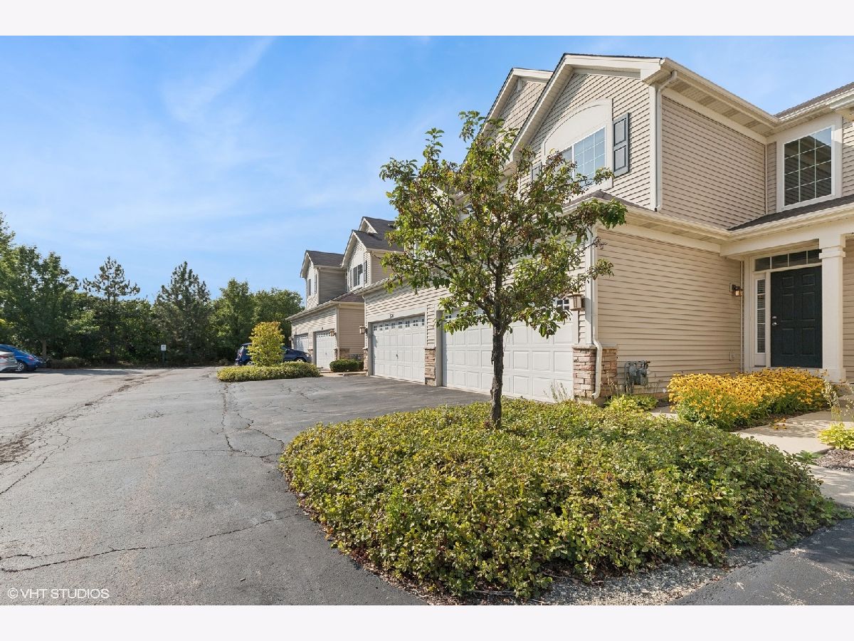 Townhomes & Homes Sold Emerald Bay Round Lake Illinois, 534 Jade
