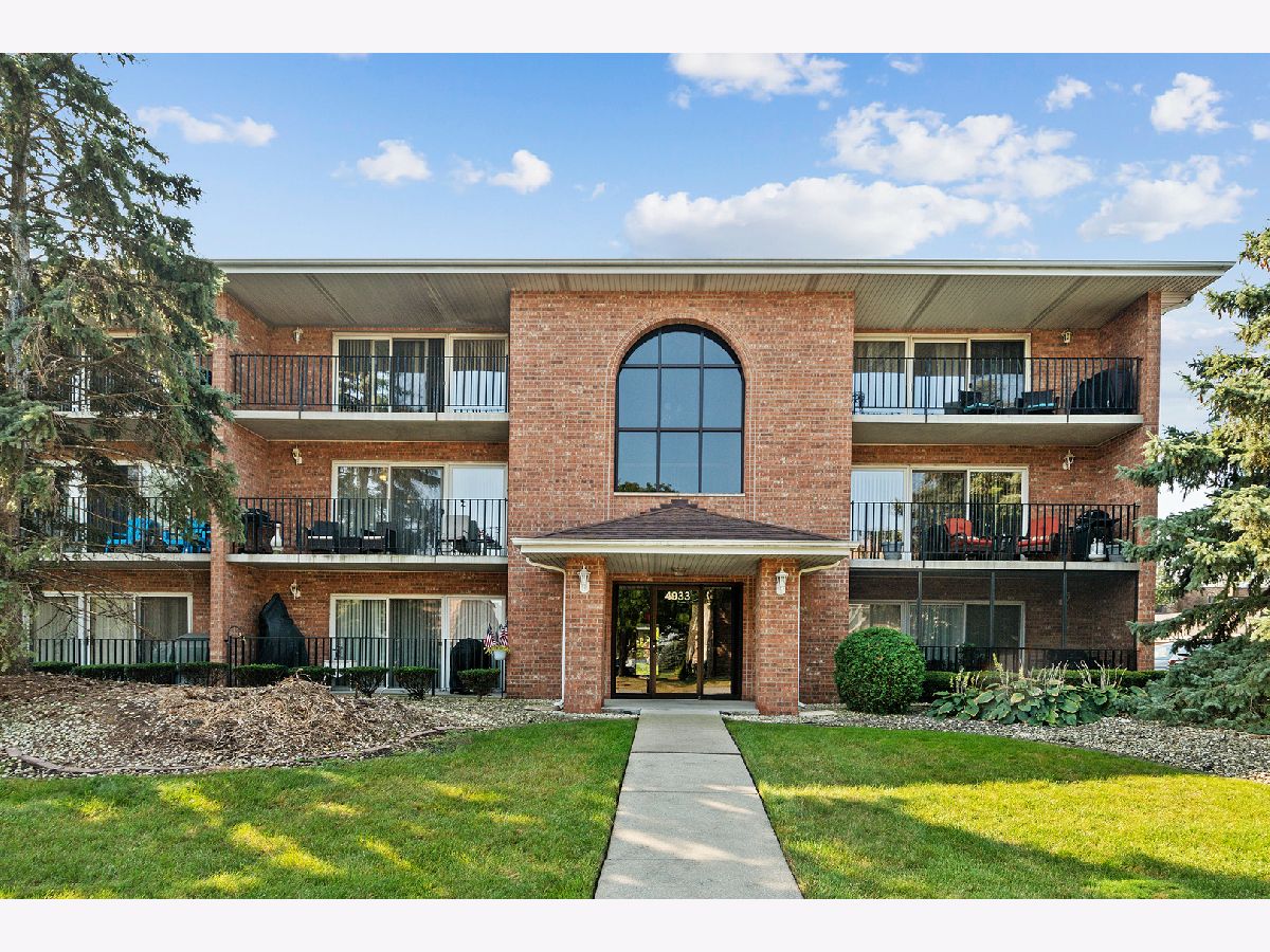 Condominiums Sold Circle Crest East Crestwood Illinois, 4933 East  Circle