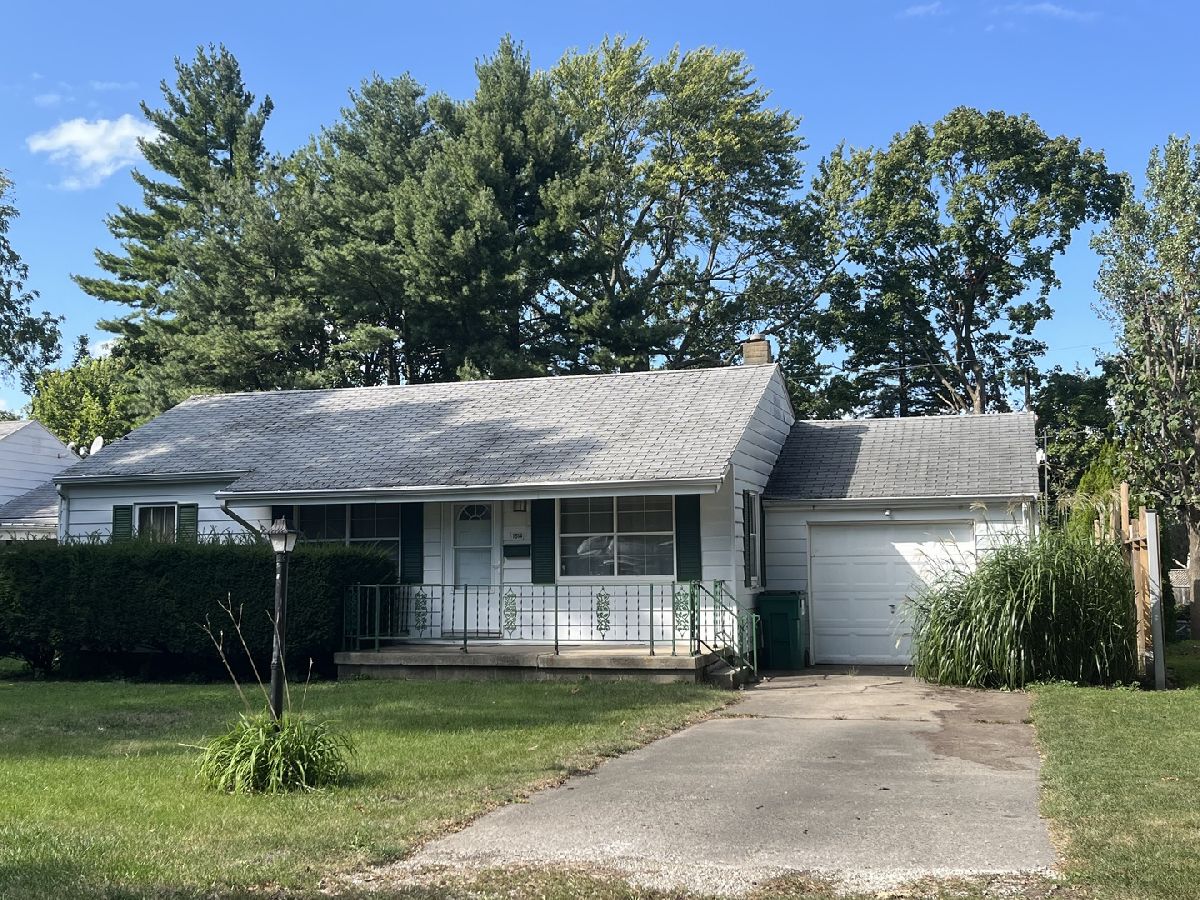 Homes Sold Burwash Hopkins Champaign Illinois, 1614 White