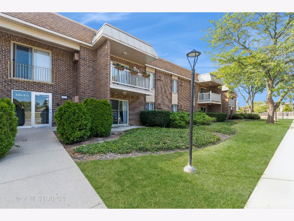 Condominiums & Homes Sold Lake Louise Palatine Illinois, 516 Wilke