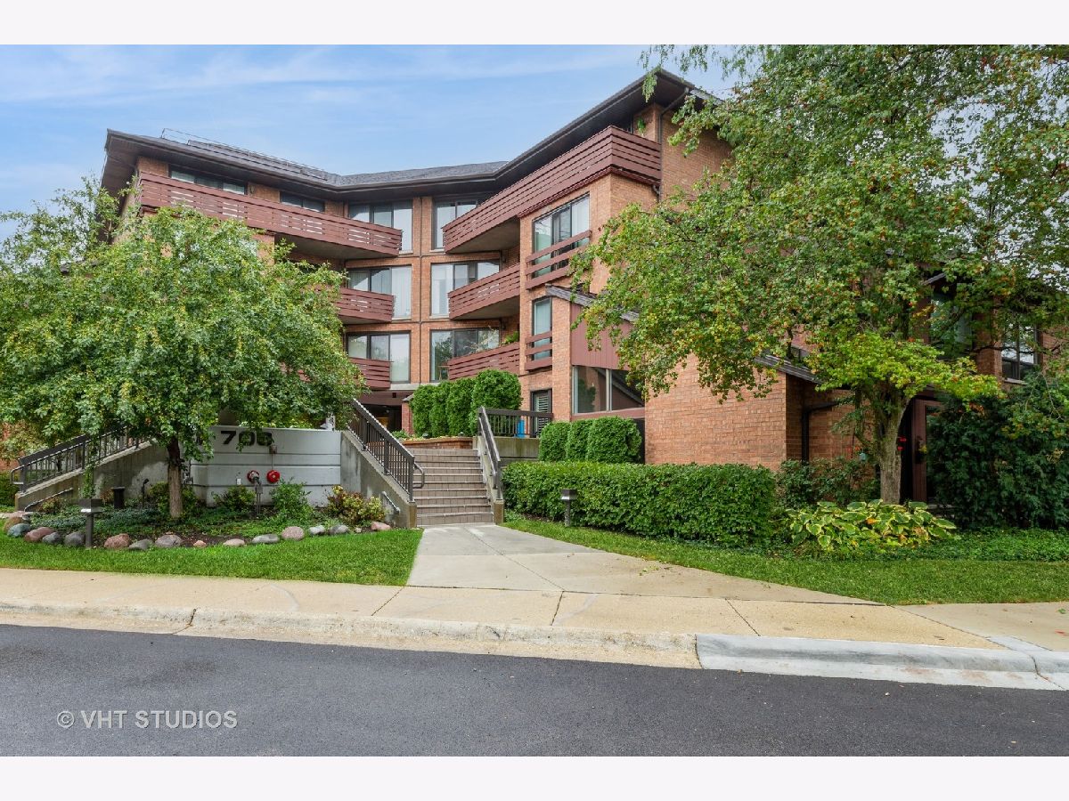 Condos & Townhomes Sold Orchard Glen Glenview Illinois, 706 Waukegan
