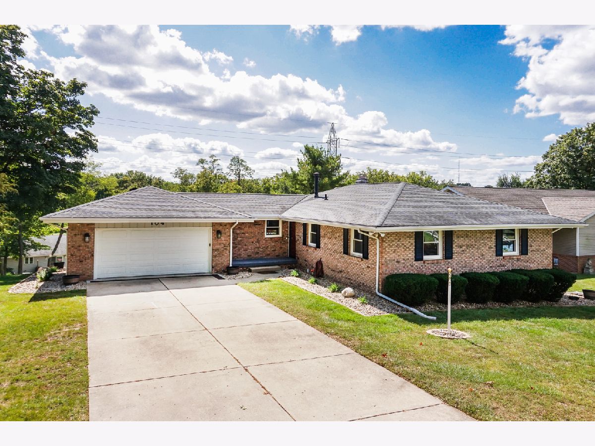 Homes & Condos & Townhomes Sold South Hill Bloomington Illinois, 104 Tanner