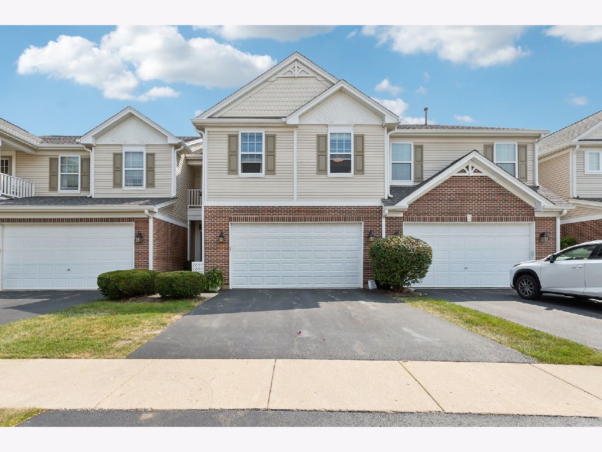 Homes & Townhomes & Condos Sold Fisher Farms Geneva Illinois, 2590 Lorraine