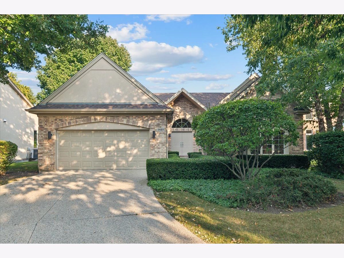 Condominiums & Homes Sold Legacy Club Highland Park Illinois, 2481 Augusta