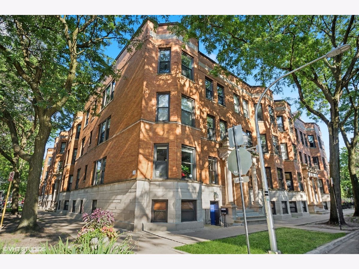 Condominiums & Homes Sold Edgewater Beach Chicago Illinois, 1025 Balmoral