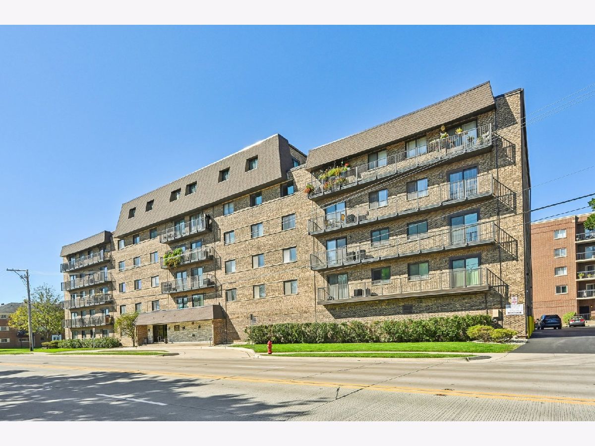 Condominiums Sold River Oaks Des Plaines Illinois, 960 River