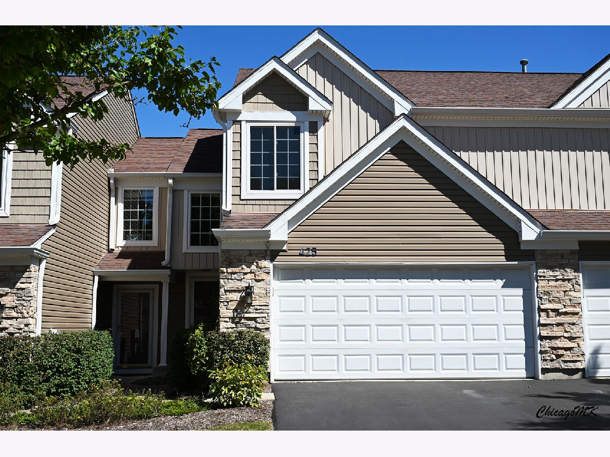 Townhomes Rented Sherwood Forest Streamwood Illinois, 425 Locksley