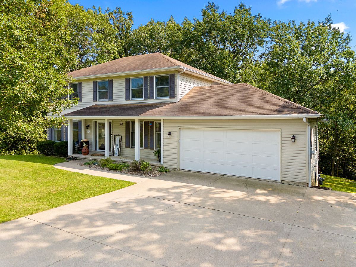  Sold Mackinaw Illinois, 307 Brandy