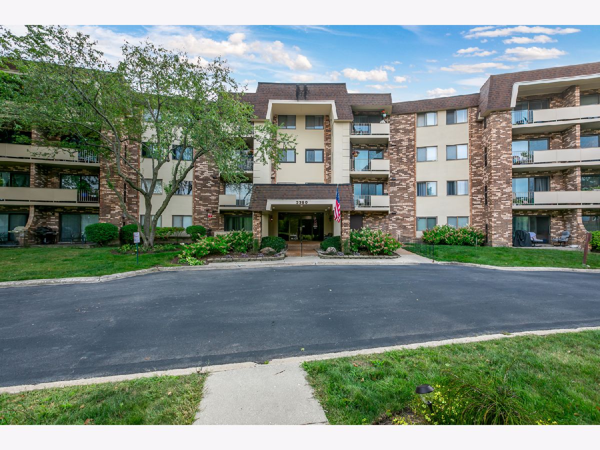Townhomes & Condos & Homes Sold Frenchmens Cove Arlington Heights Illinois, 3350 Carriageway