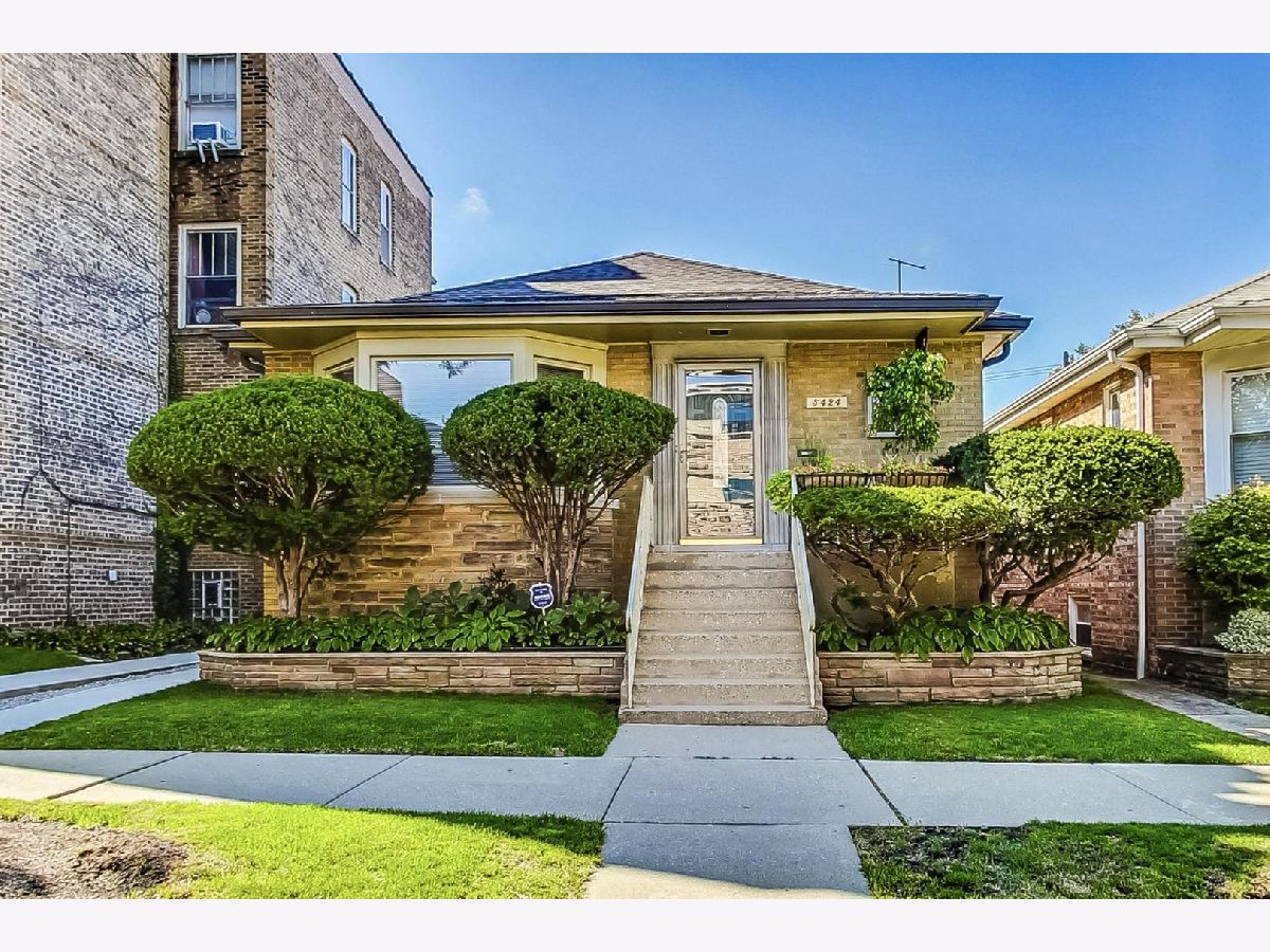 Homes & Condos & Townhomes Sold Budlong Woods Chicago Illinois, 5424 Artesian
