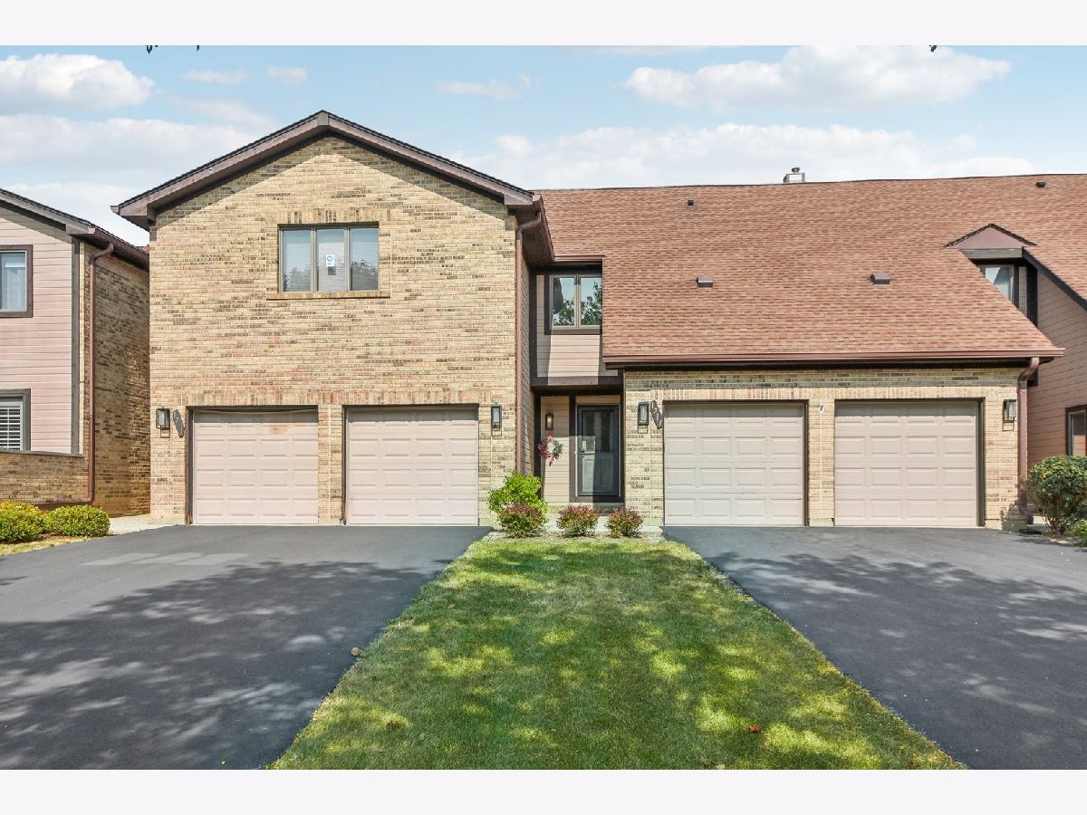Townhomes Sold Poplar Creek Hoffman Estates Illinois, 1713 Pebble Beach
