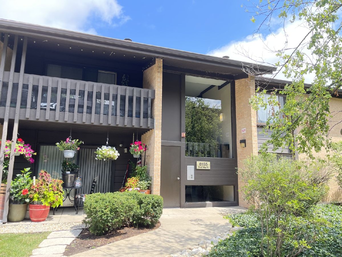 Condominiums Sold The Knolls Willowbrook Illinois, 6155 Knoll Way