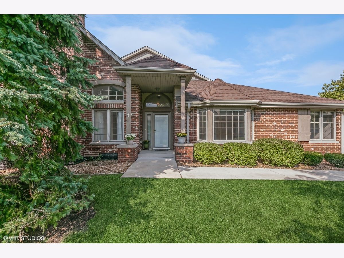 Townhomes & Homes Sold Settlers Pond Frankfort Illinois, 10903 Settlers Pond