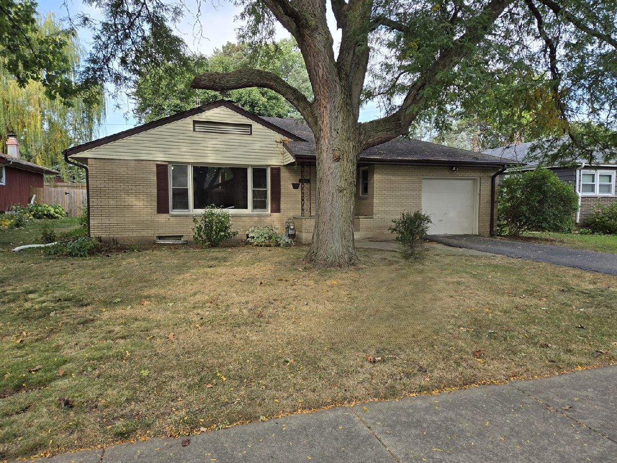 Homes Rented Green Acres Elgin Illinois, 448 Hubbard