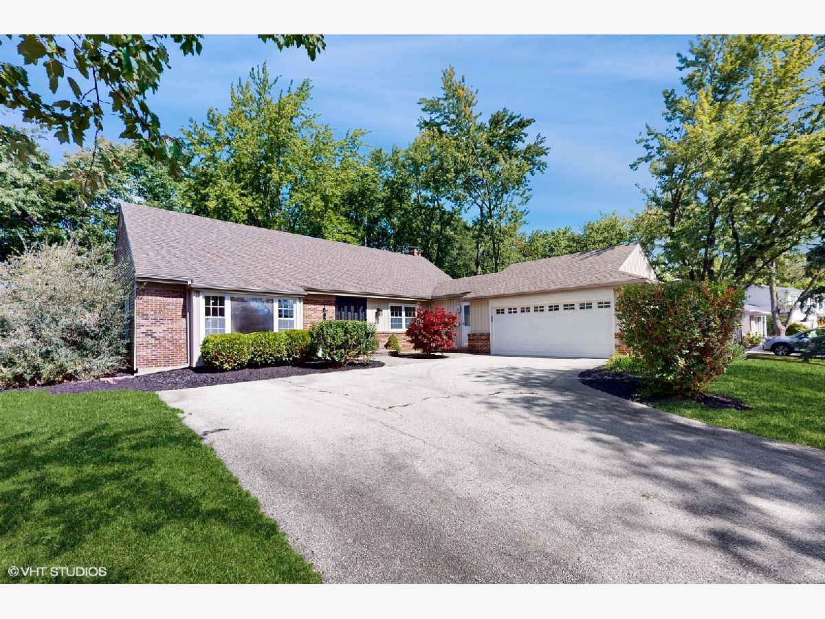 Homes Sold Hunting Ridge Palatine Illinois, 1052 Peregrine