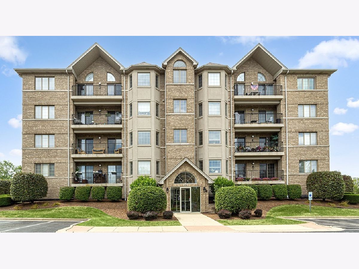 Homes & Condominiums Sold Goodings Grove Unit 4 Homer Glen Illinois, 14160 Sheffield