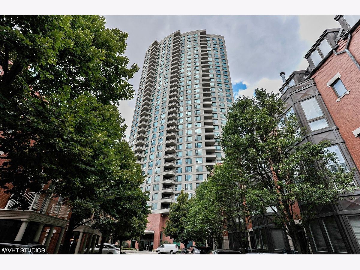 Condominiums Rented Kinzie Park Tower Chicago Illinois, 501 Clinton